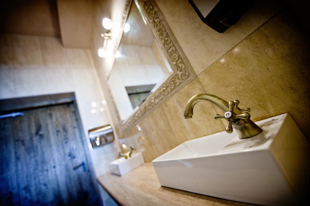 Bed and Breakfast Karczma Biesiadna Dalnia Екстер'єр фото