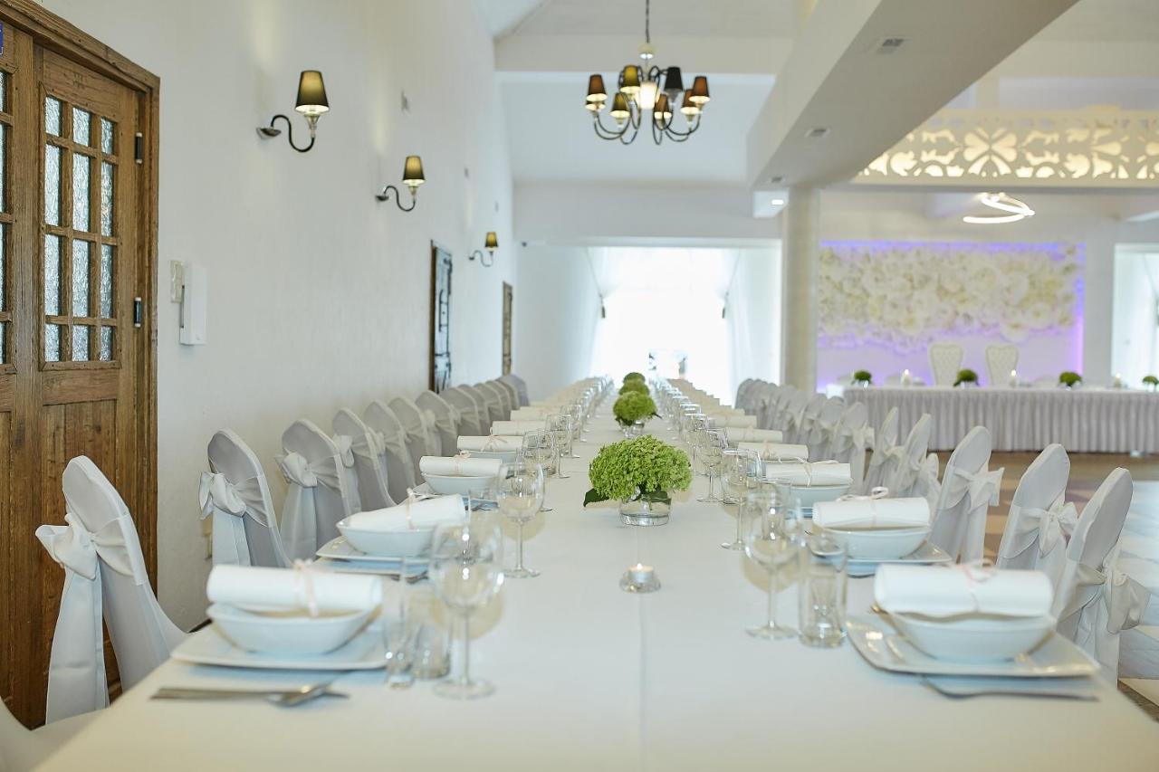 Bed and Breakfast Karczma Biesiadna Dalnia Екстер'єр фото