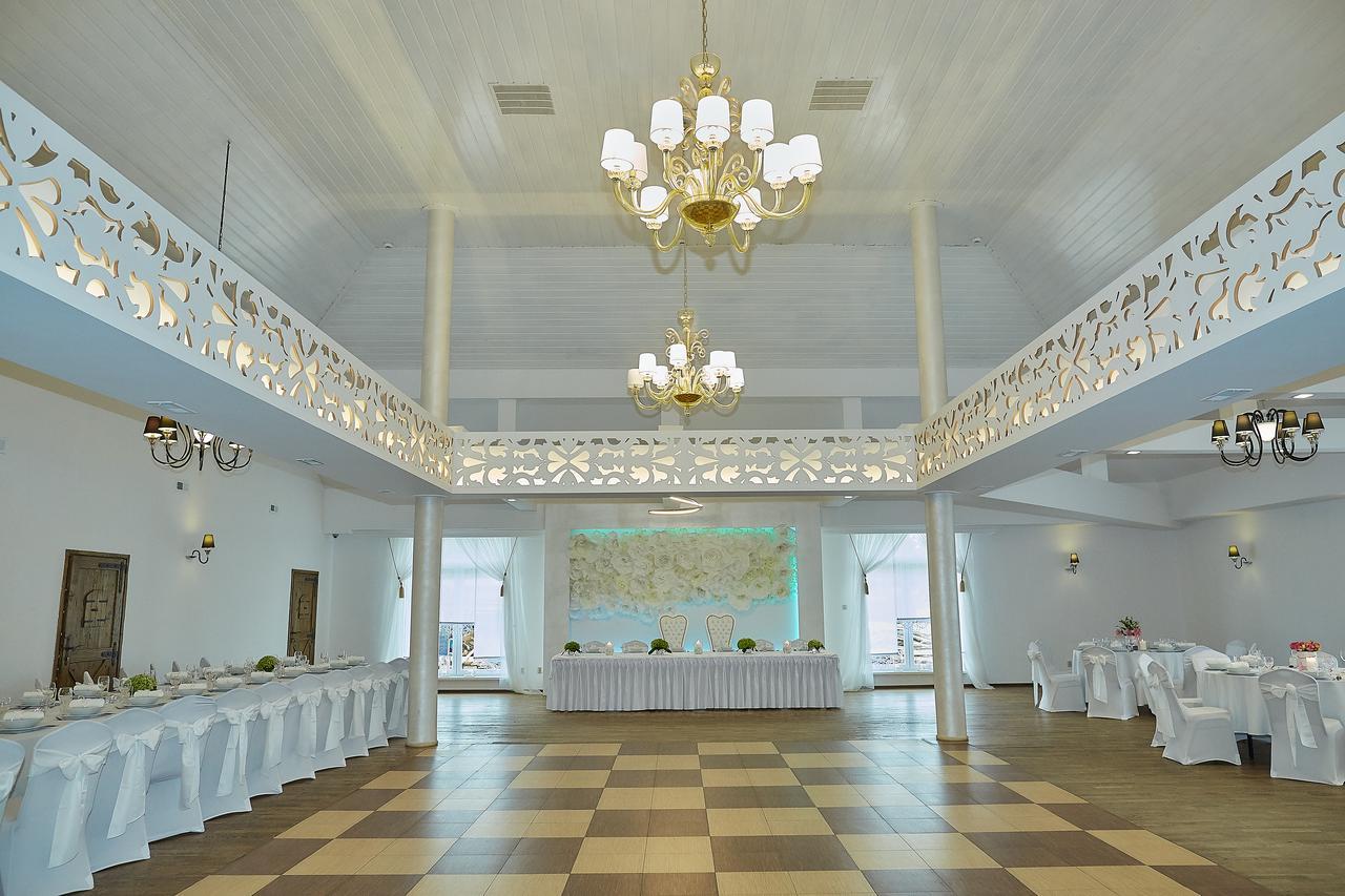 Bed and Breakfast Karczma Biesiadna Dalnia Екстер'єр фото