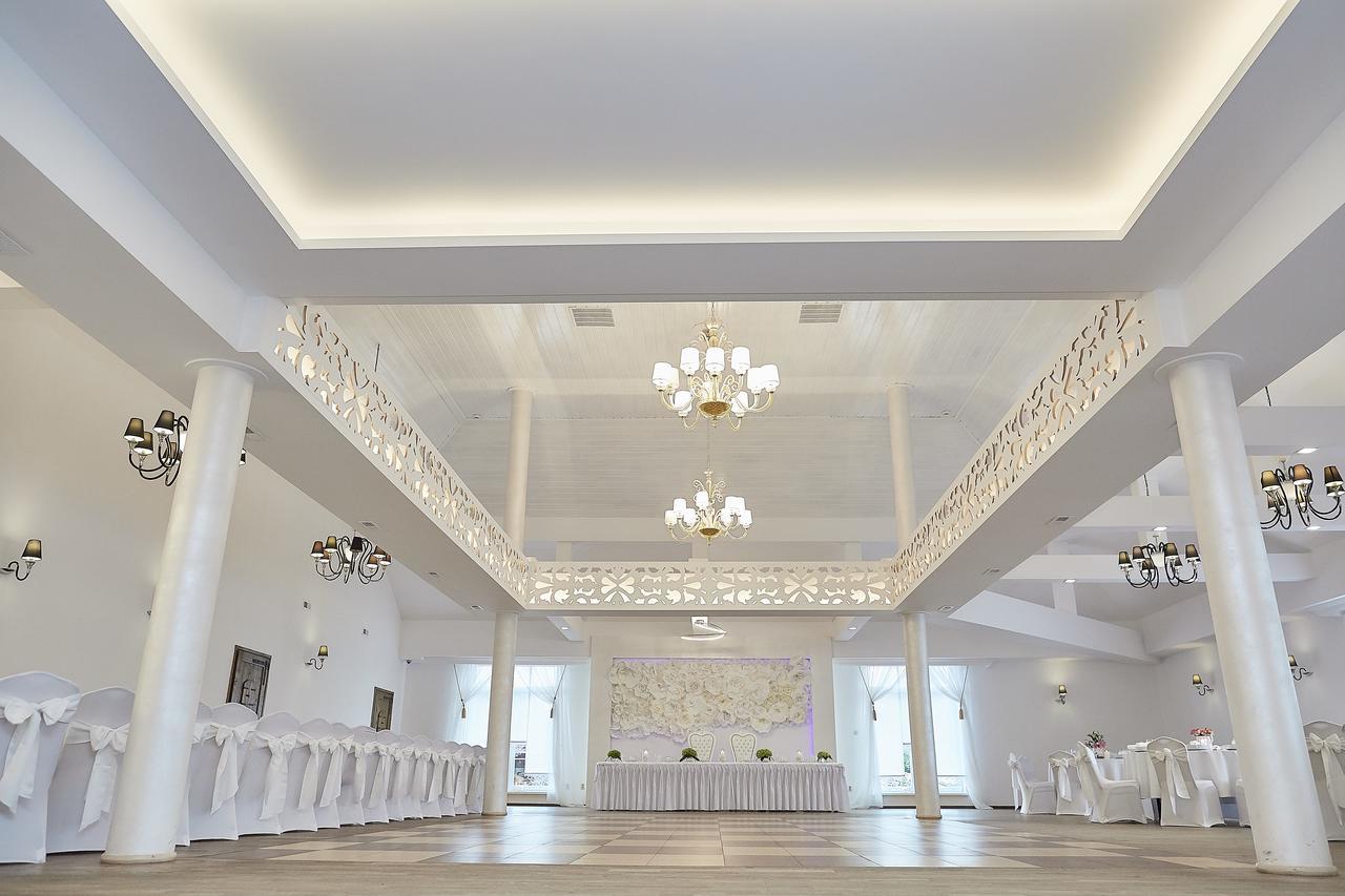 Bed and Breakfast Karczma Biesiadna Dalnia Екстер'єр фото