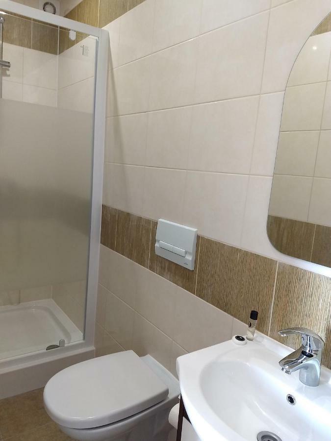 Bed and Breakfast Karczma Biesiadna Dalnia Екстер'єр фото