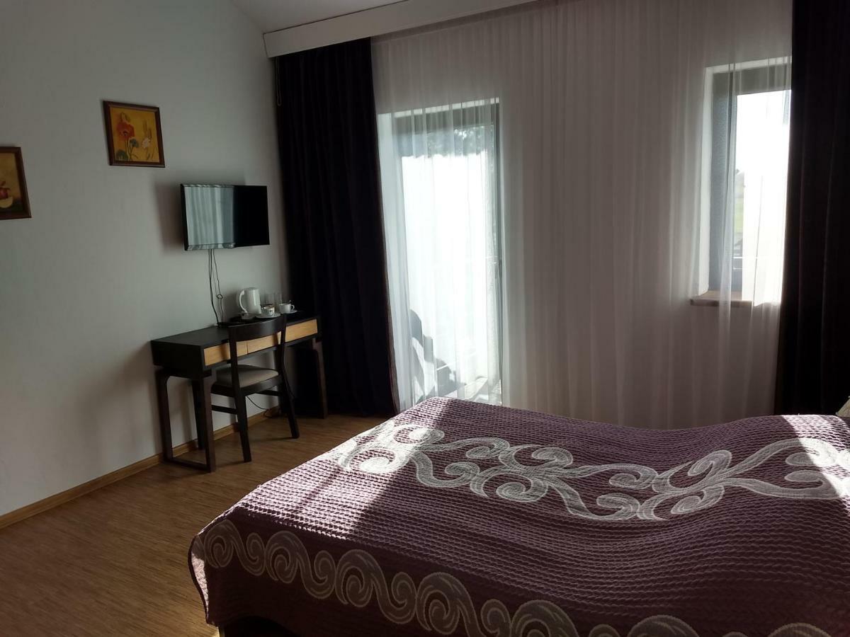 Bed and Breakfast Karczma Biesiadna Dalnia Екстер'єр фото