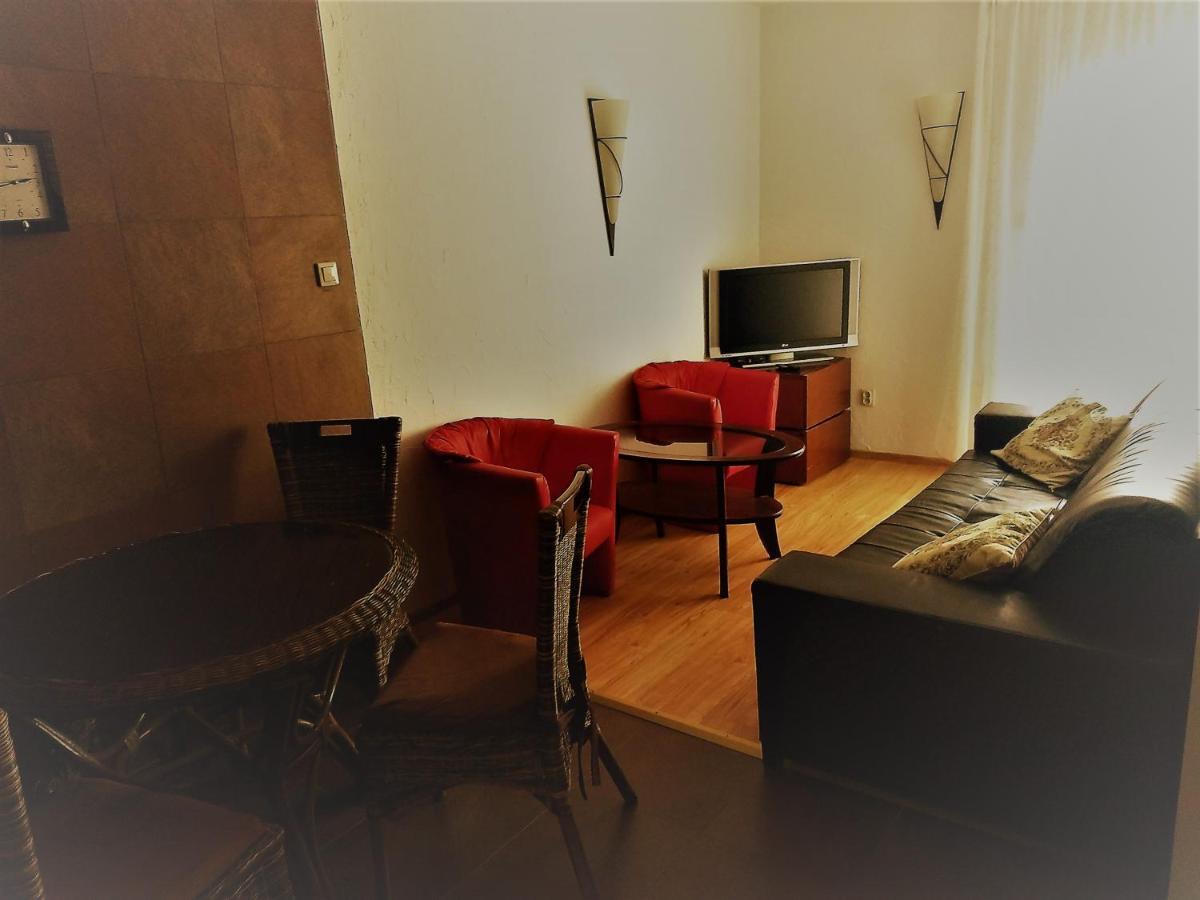 Bed and Breakfast Karczma Biesiadna Dalnia Екстер'єр фото