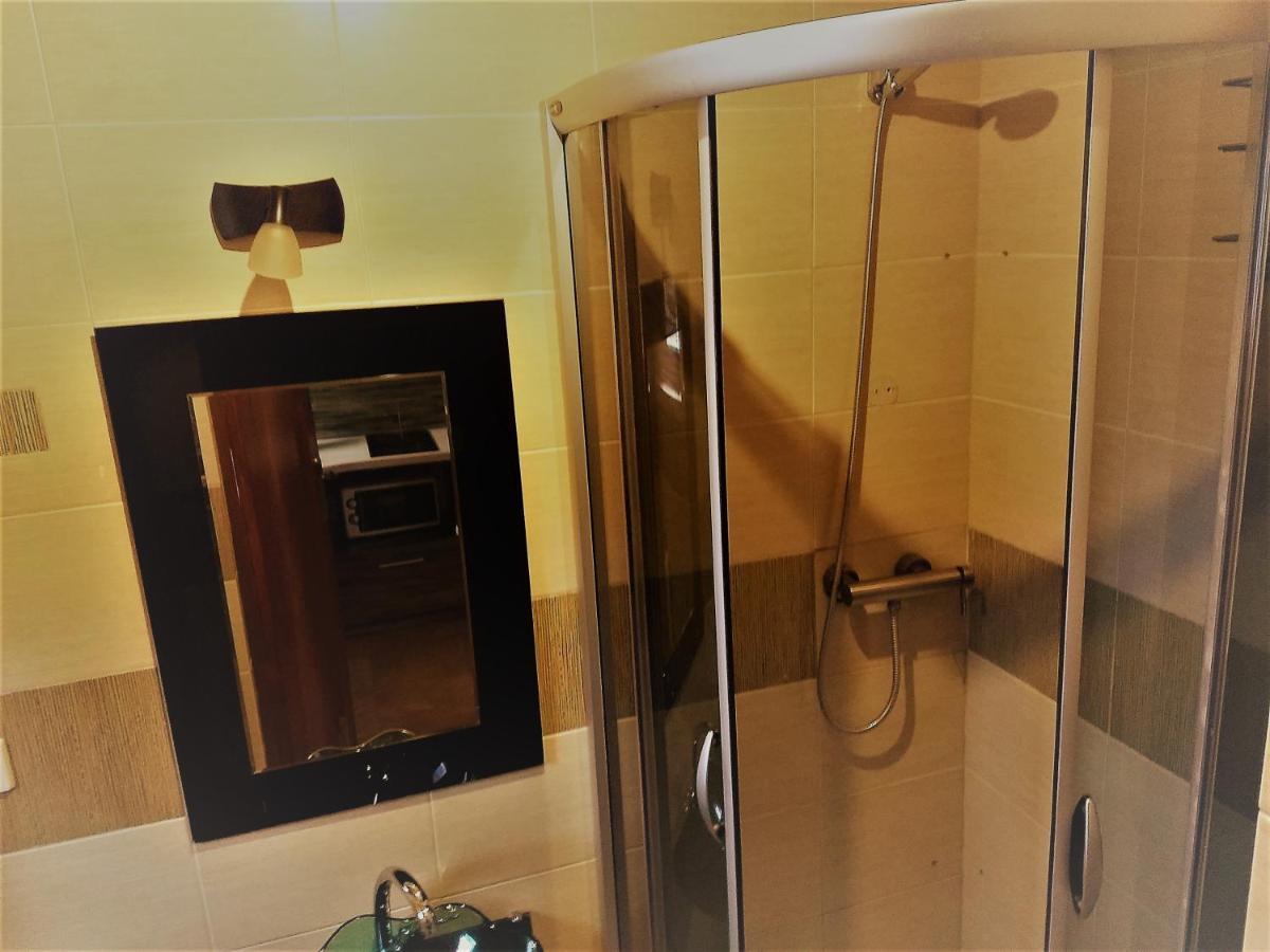 Bed and Breakfast Karczma Biesiadna Dalnia Екстер'єр фото